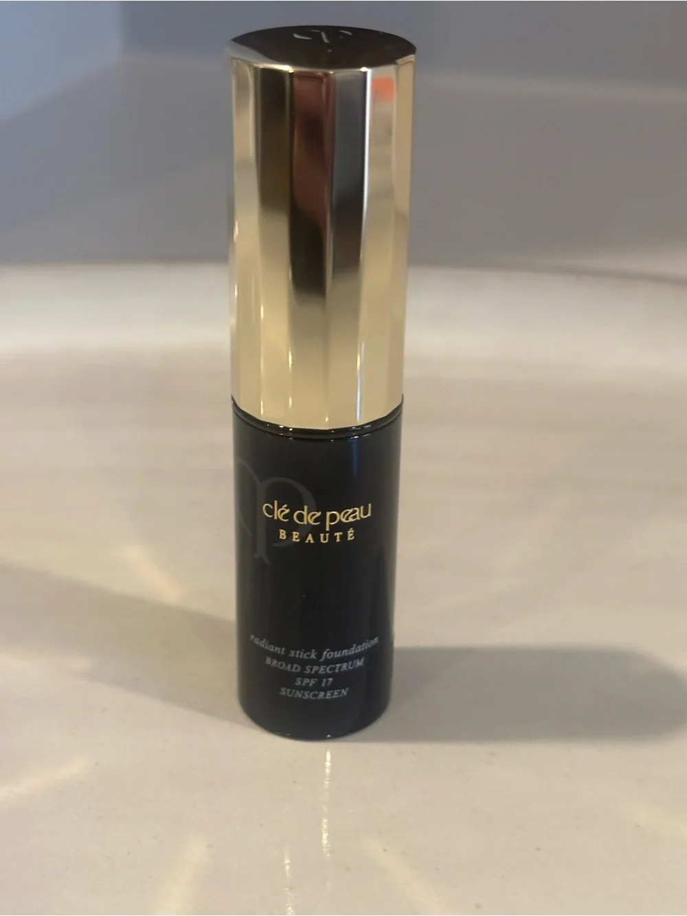 Cle de Peau Radiant Stick Foundation ~ Beige ~ SPF17